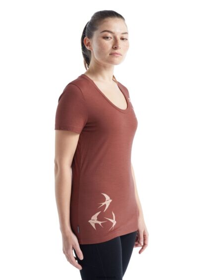 Icebreaker Women Merino Tech Lite II Short Sleeve Scoop T-Shirt Swarming Shapes Z04NXR926 Clothing Grape